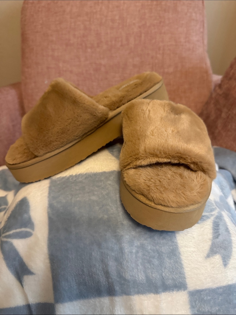 Women’s Plush Slide platform sandal in Camel